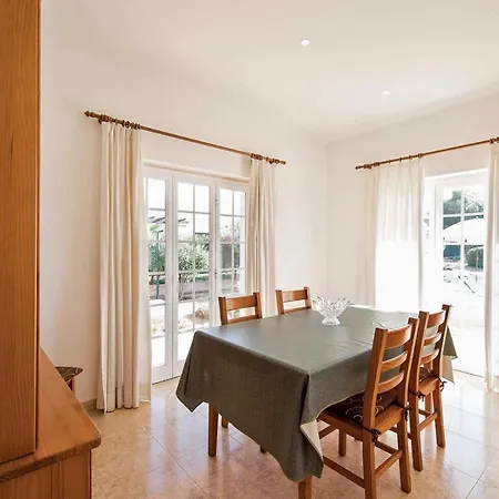 Carvoeiro Sleeps 6 Pool Air Con Wifi *